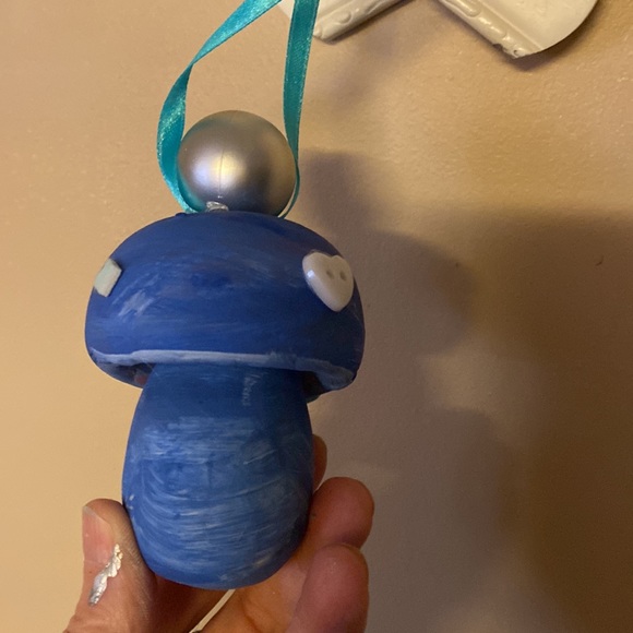 Holiday Fairy Mushroom - Picture 4 of 6